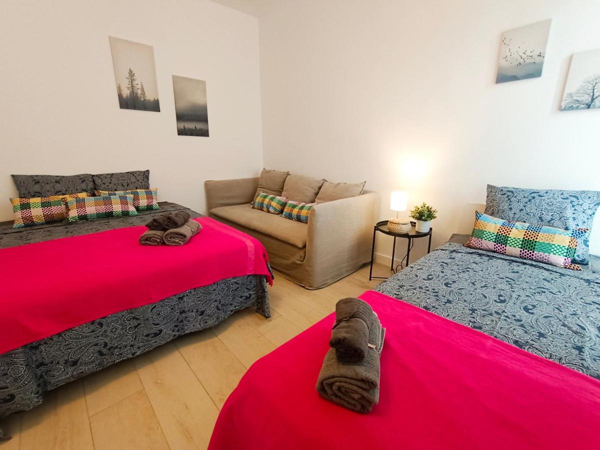 By Plaza Universidad Rooms Barcelona Exterior foto