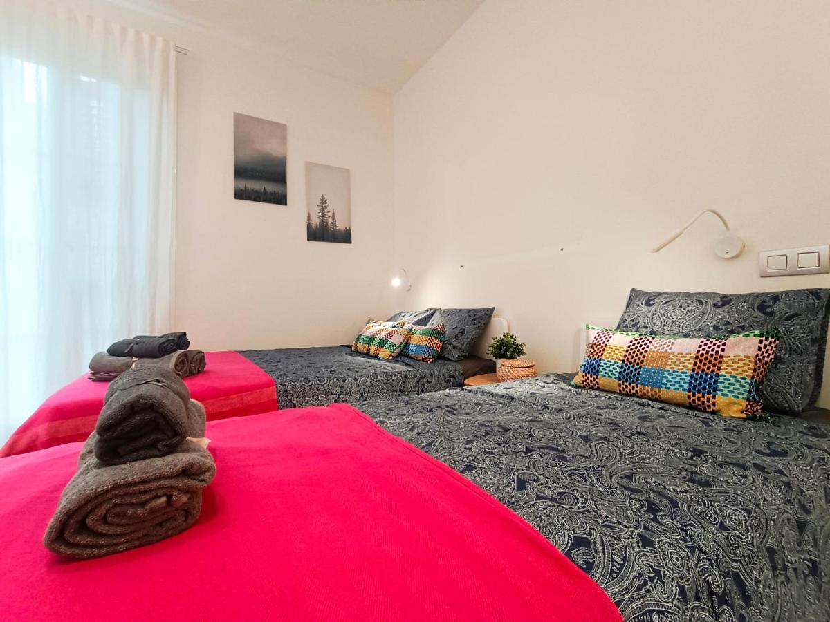 By Plaza Universidad Rooms Barcelona Exterior foto