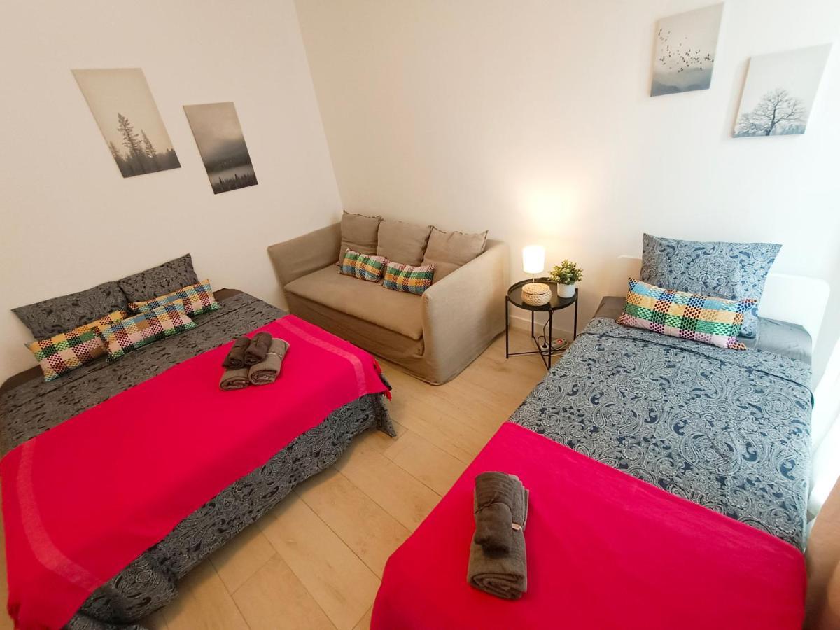 By Plaza Universidad Rooms Barcelona Exterior foto
