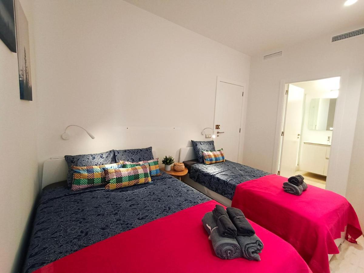 By Plaza Universidad Rooms Barcelona Exterior foto